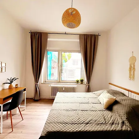 Stilvolle Stadtwohnung Am Klinikum Bielefeld, Zentral Und Mit Parkplatz!