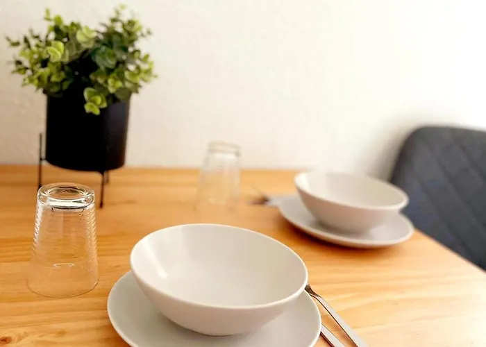 Stillvolle Stadtwohnung Am Klinikum Bielefeld, Zentral Und Mit Parkplatz! Appartement