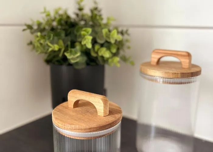 Appartement Stillvolle Stadtwohnung Am Klinikum Bielefeld, Zentral Und Mit Parkplatz! *