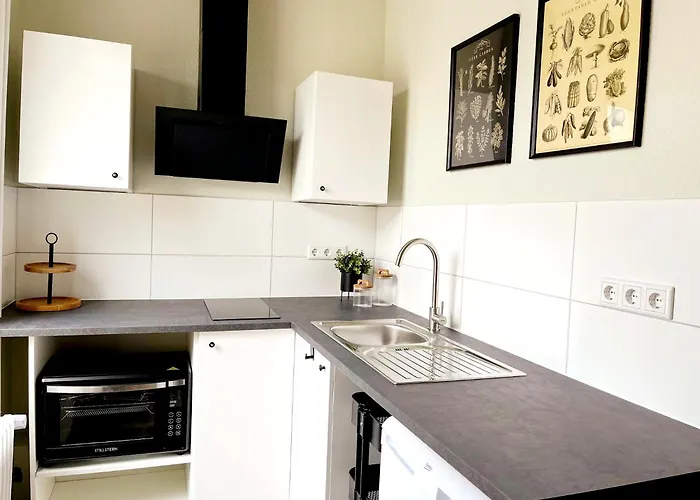 Stillvolle Stadtwohnung Am Klinikum Bielefeld, Zentral Und Mit Parkplatz! *