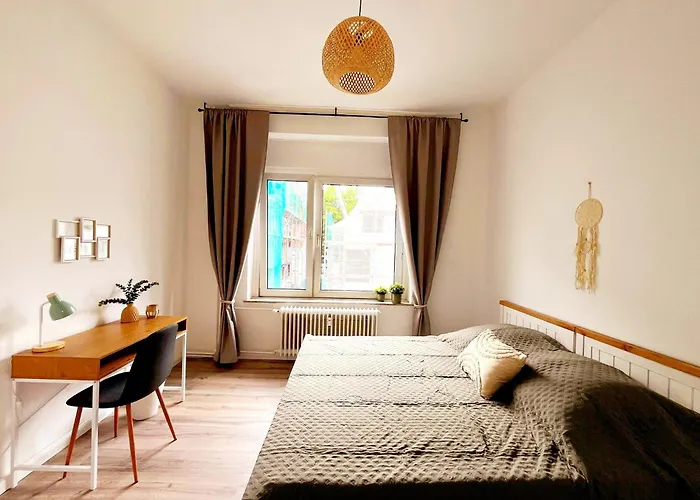 Stillvolle Stadtwohnung Am Klinikum Bielefeld, Zentral Und Mit Parkplatz!